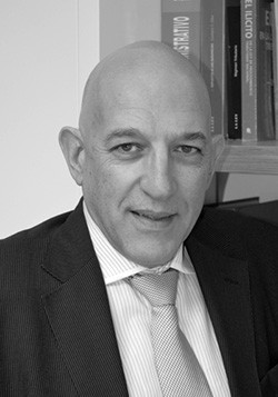 Dr. Ricardo Miguel Chicolino - Socio